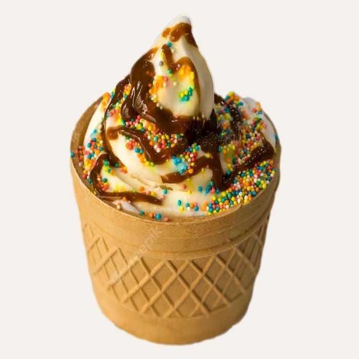 Le rêve vanille - Traiteur Événementiel Nantes & Vitré | Restonomade Glace italienne onctueuse à la vanille, servie dans une coupelle en gaufrette.