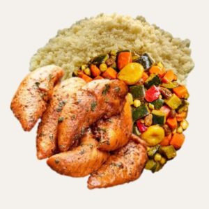 Léchappée dorient - Traiteur Événementiel Nantes & Vitré | Restonomade Aiguillettes de poulet mariné servies avec un tajine de légumes coloré et de la semoule de couscous.