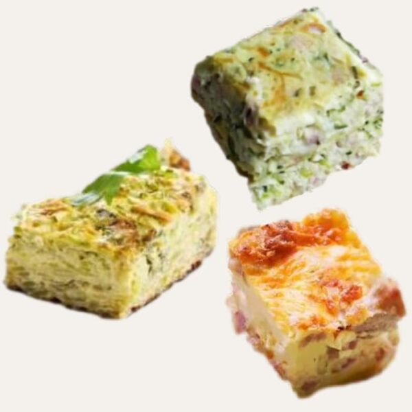 Gamme de quiche traiteur à Nantes : Les Carrés Voyageurs de Restonomade, avec trois recettes (viande, saumon, végétarienne) pour buffets et plateaux repas.