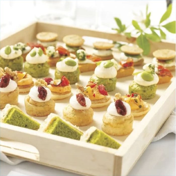 Buffet moderne par Restonomade, traiteur événementiel à Nantes et Vitré.